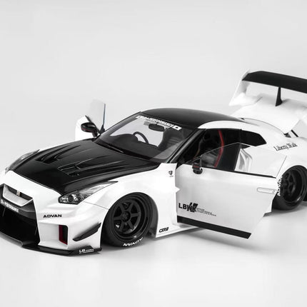 [Pre-Order] MOTORHELIX LB-SILHOUETTE WORKS GT NISSAN 35GT-RR VER.2
