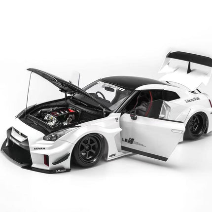 [Pre-Order] MOTORHELIX LB-SILHOUETTE WORKS GT NISSAN 35GT-RR VER.2